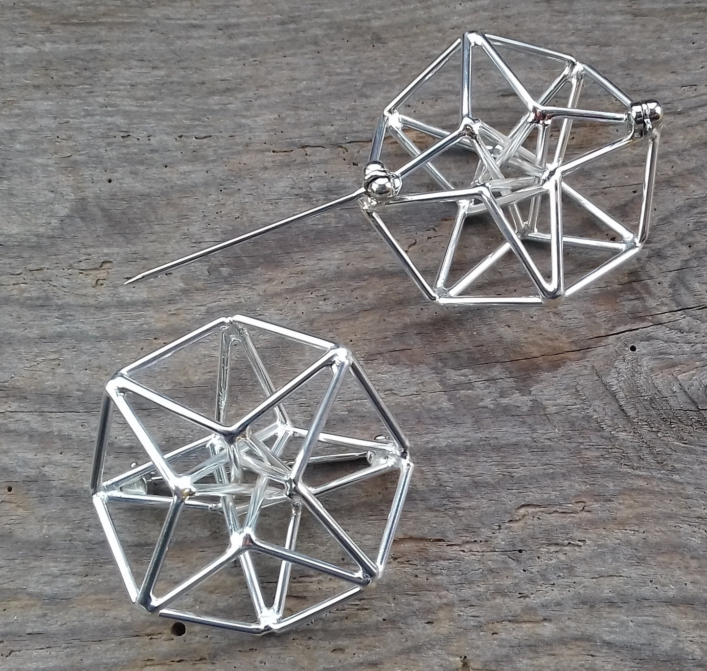 Ref.DV0015 - Hyper Cube brooch