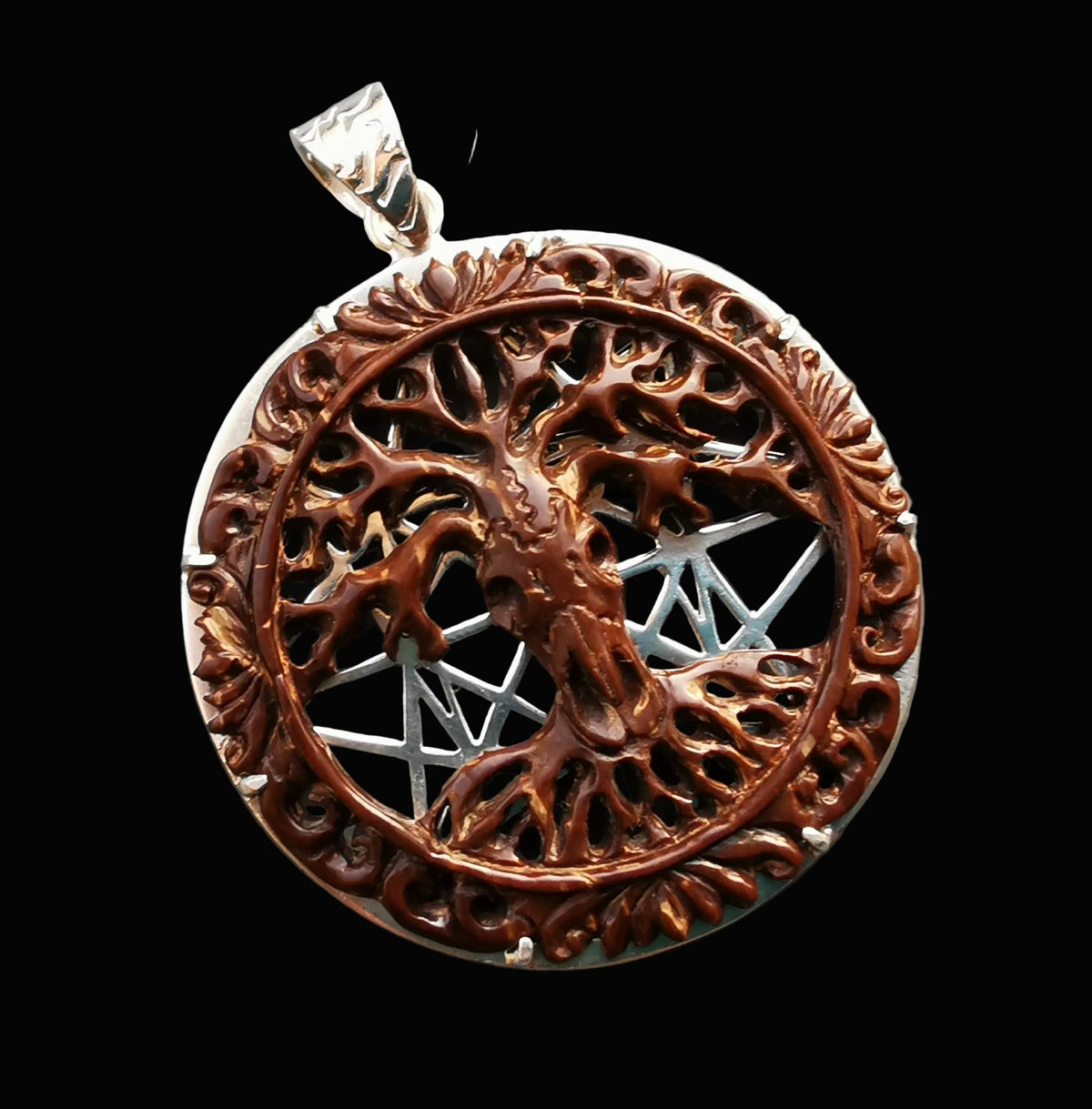 Ref.SM0124 - Heart Star w/ deer skull carving