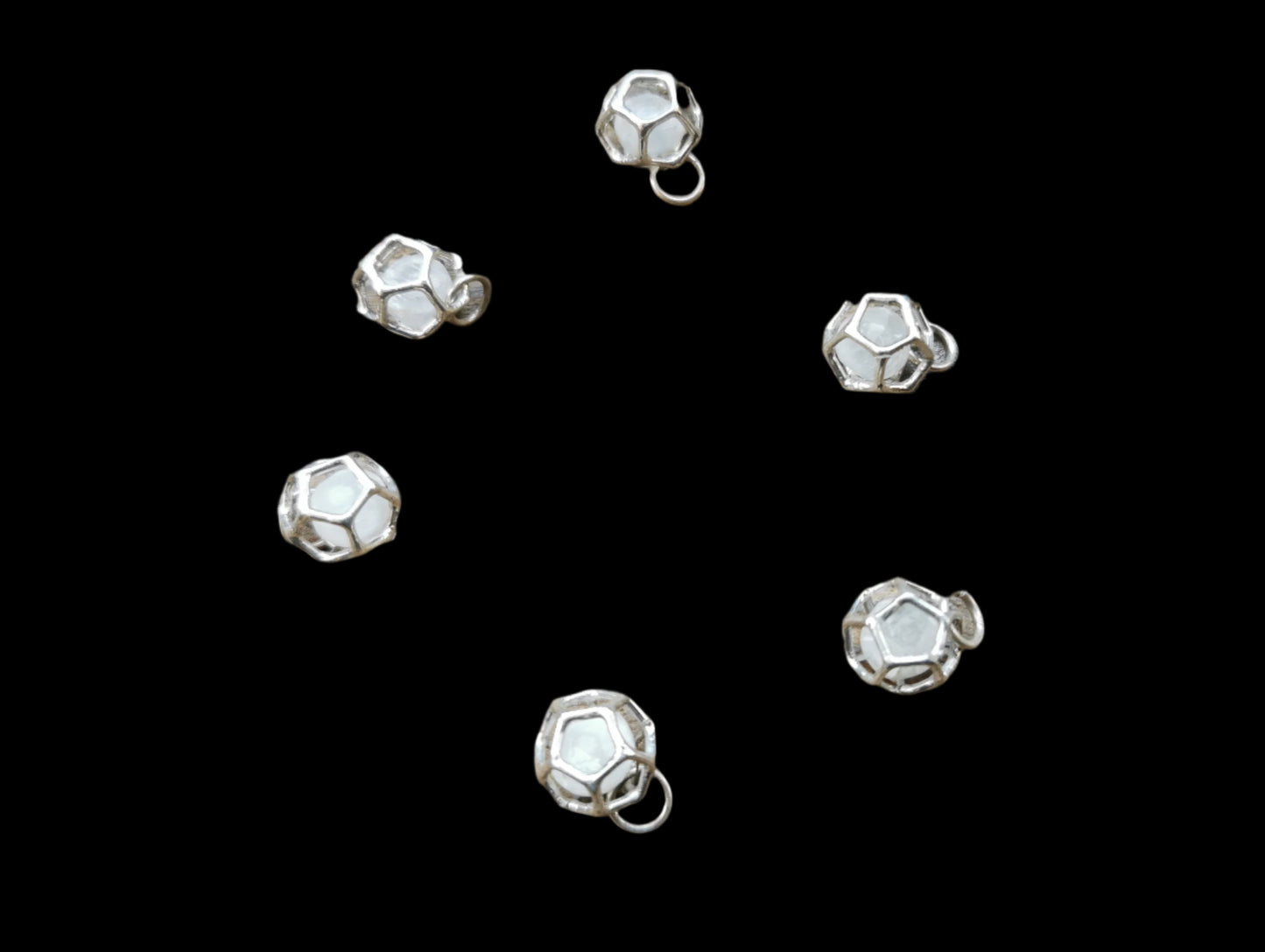 Ref.SP0309 - Dodecahedron w/ crystal