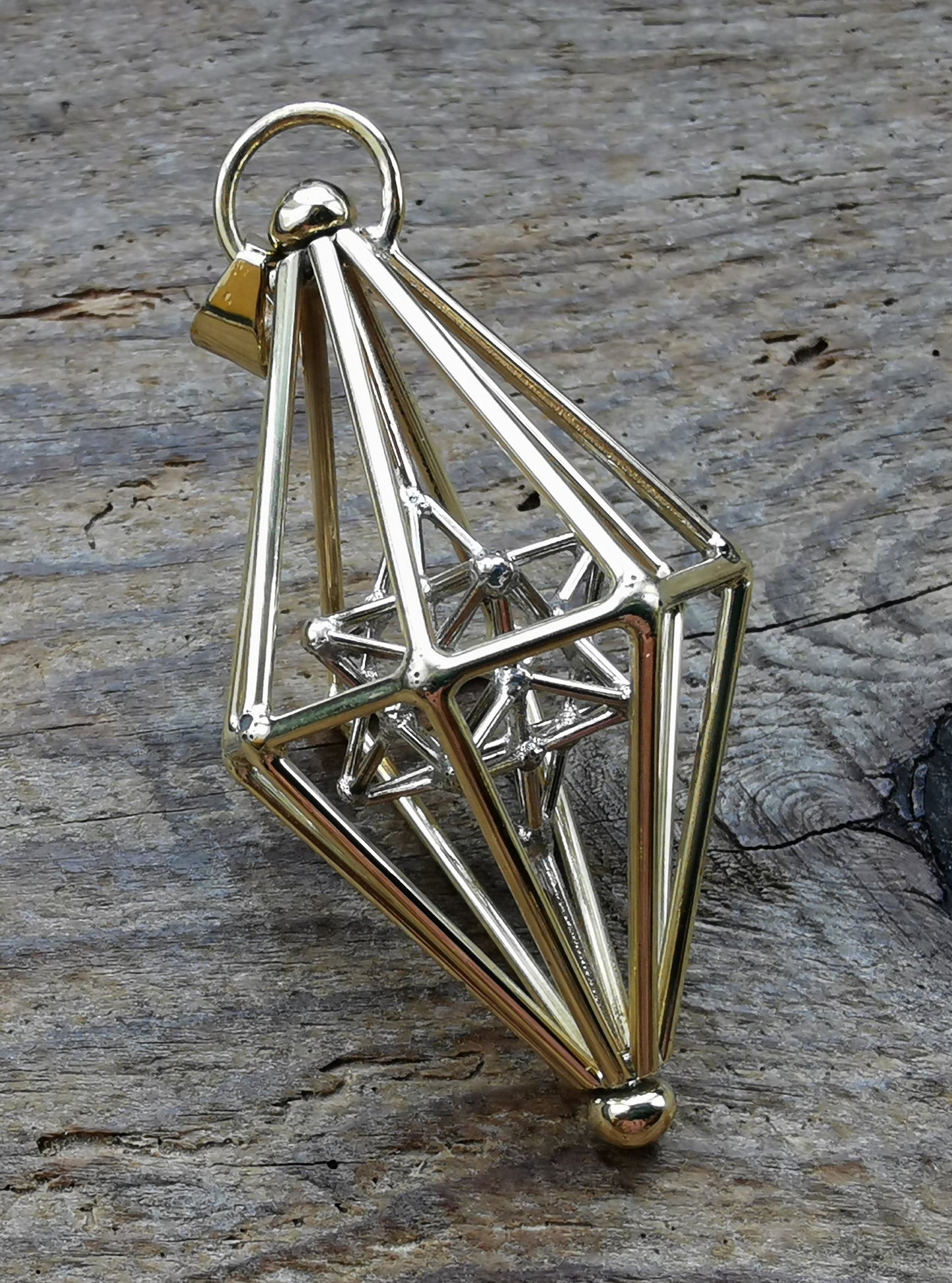 Ref.SP0233 - 8 sided diamond with Solar Star
