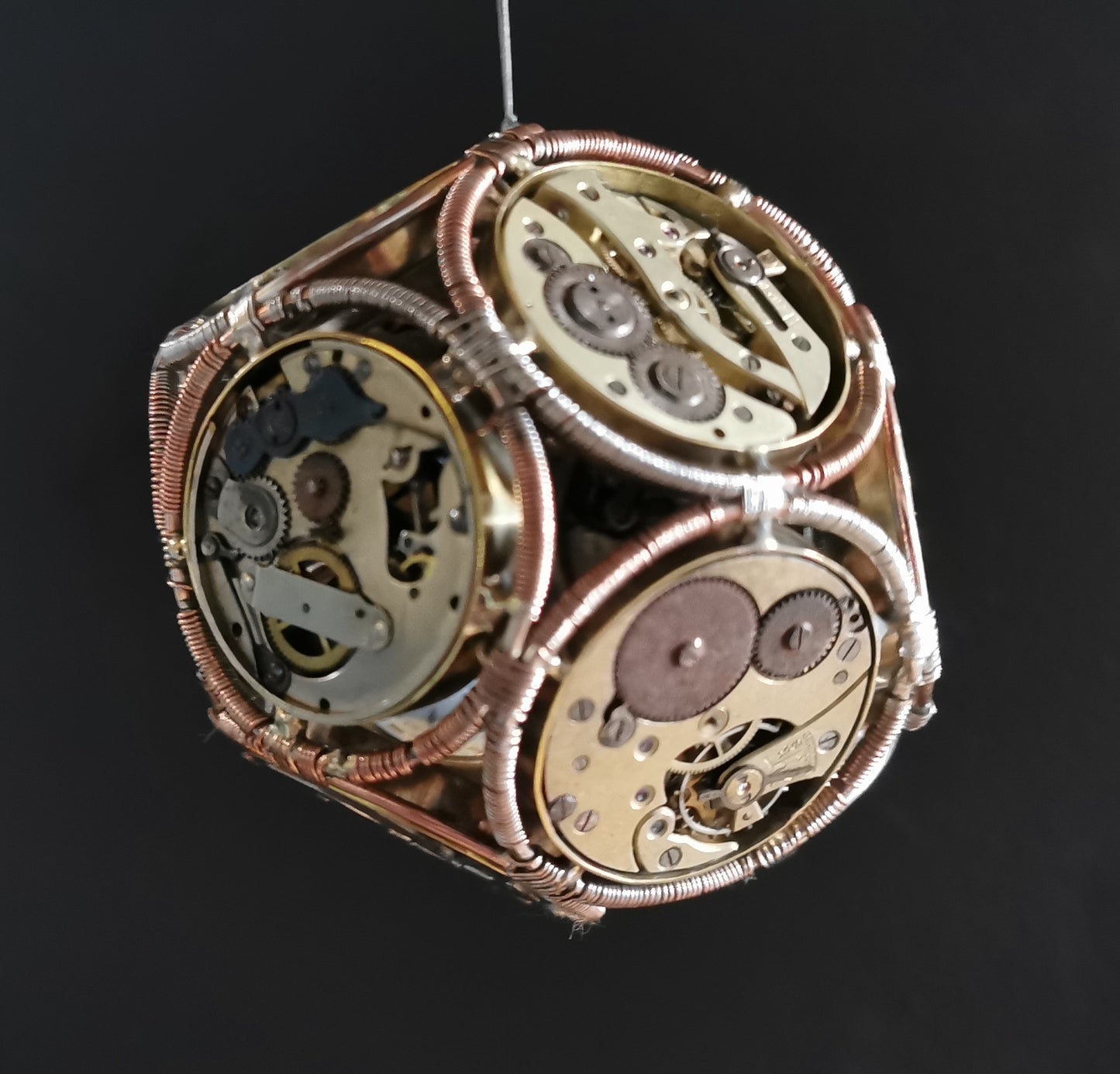 Ref.ST0101 - Dodecahedron-watches in wire wrap