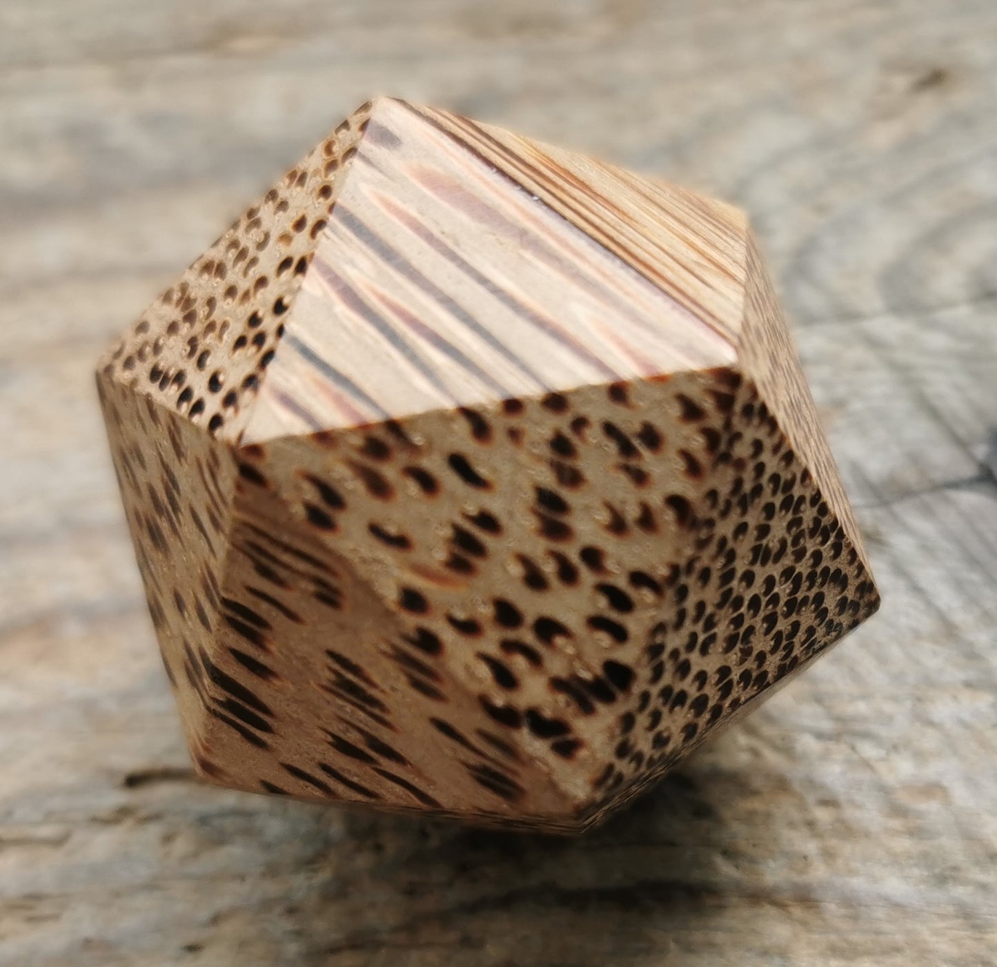 Ref.SZ0111 - Icosahedron