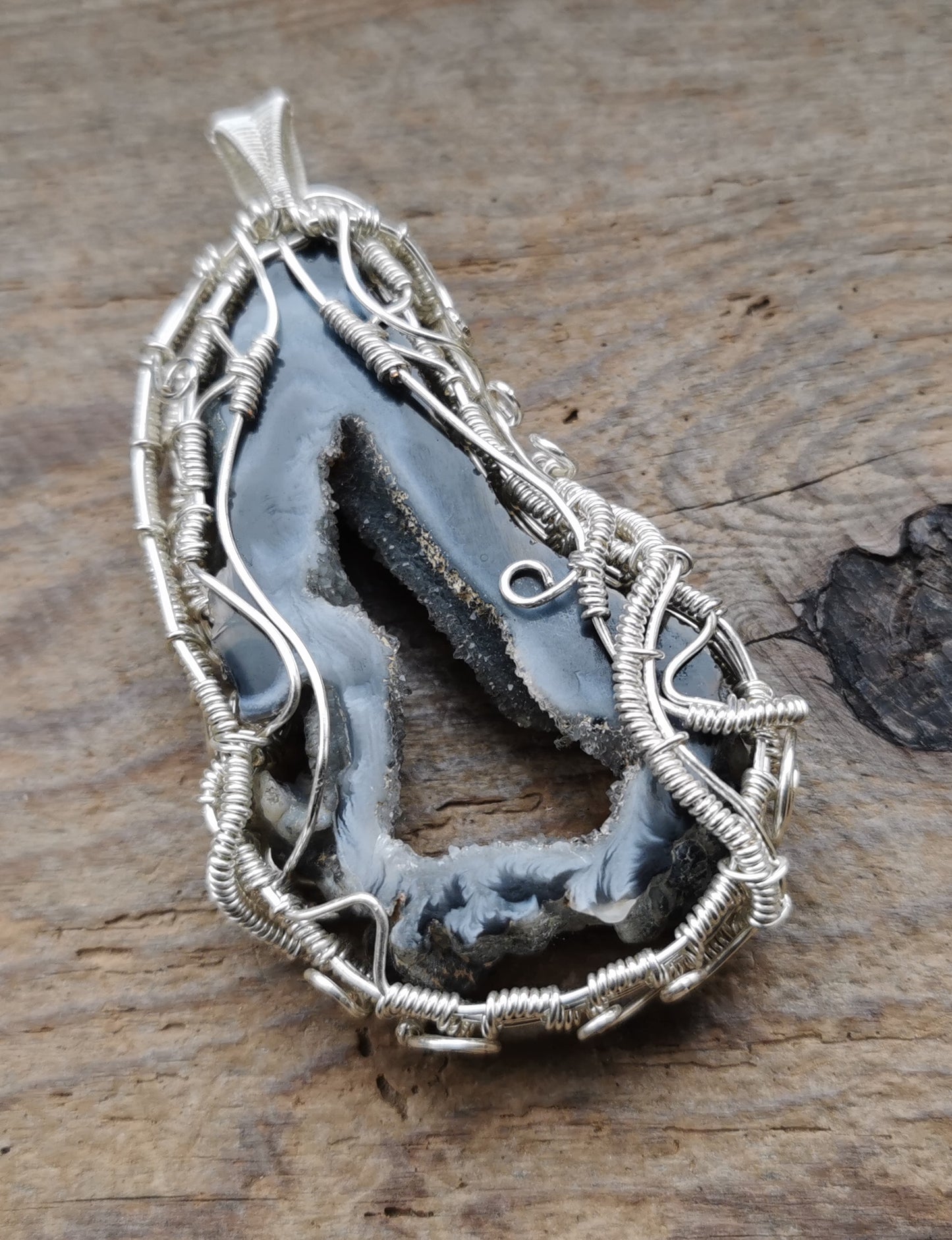 Ref.WW0025 - Druzy agate geode
