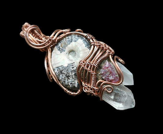Ref.WW0130 - Ammonite, ruby, laser quartz