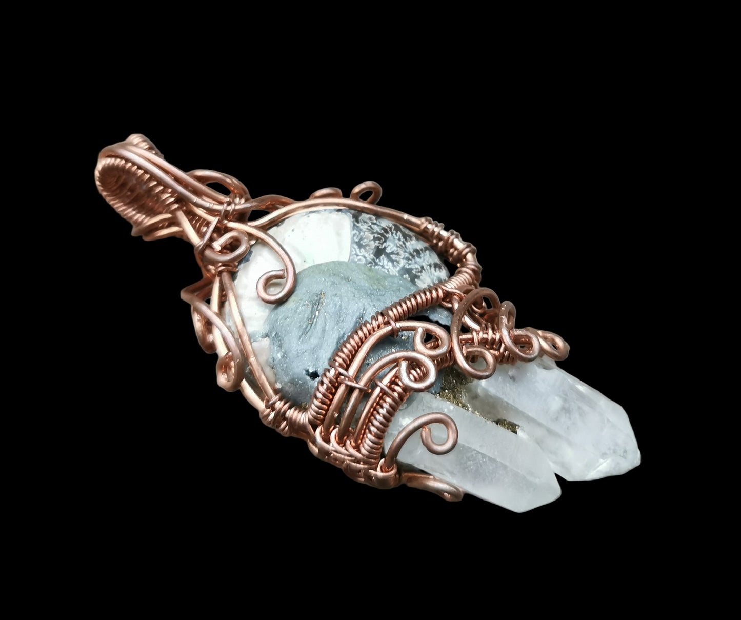 Ref.WW0130 - Ammonite, ruby, laser quartz