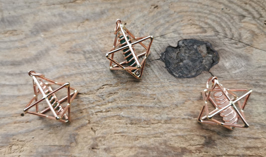 Ref.SP0088 - Star Tetrahedron w/gemstone in dna helix