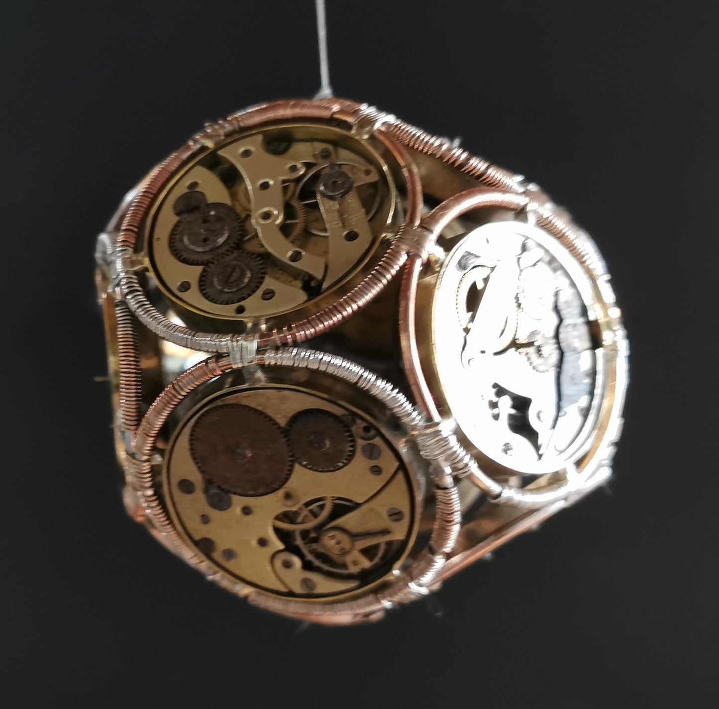 Ref.ST0101 - Dodecahedron-watches in wire wrap