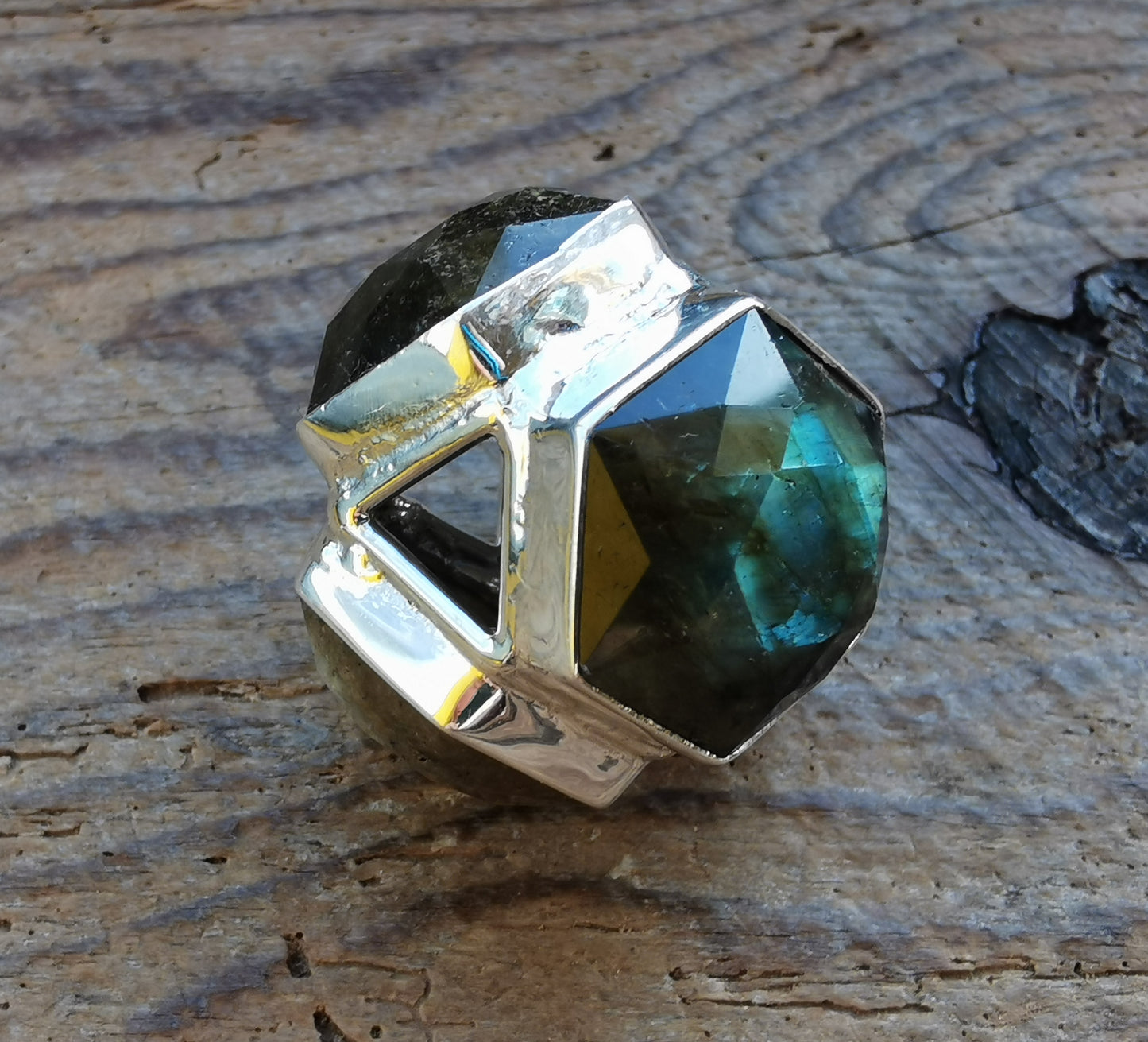 Ref.SZ0144 - Iconic Pyra Sphere