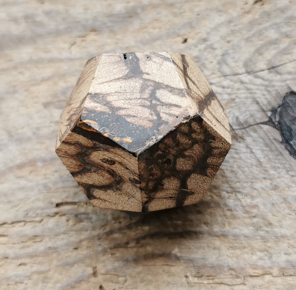 Ref.SZ0132 - Dodecahedron