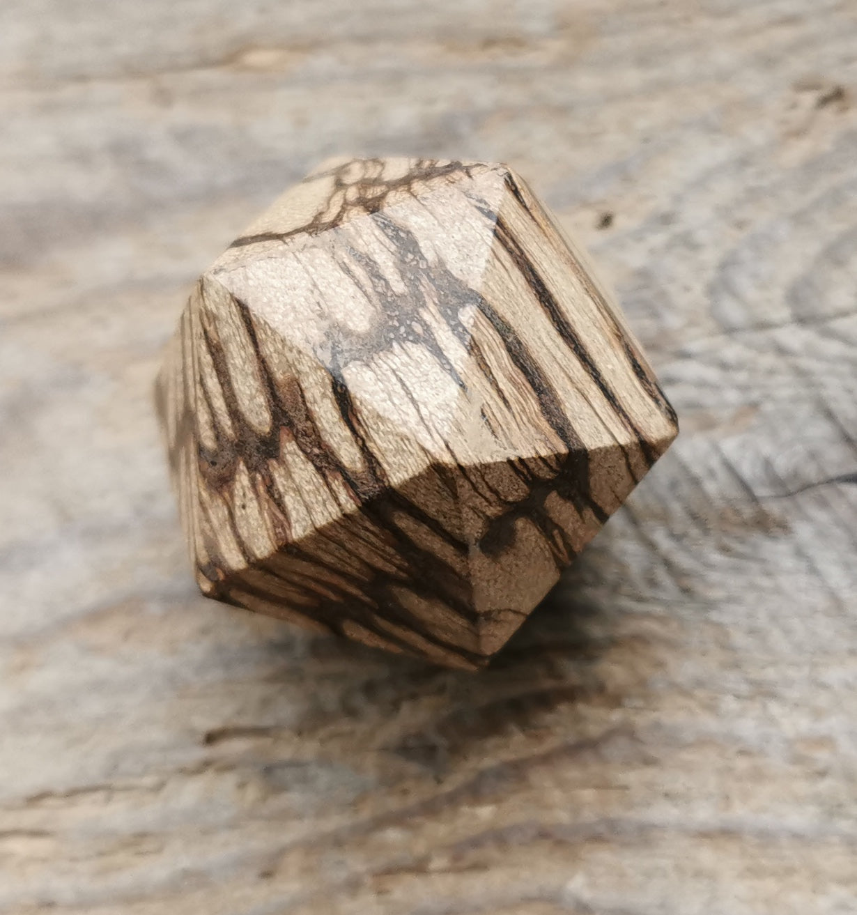 Ref.SZ0133 - Icosahedron