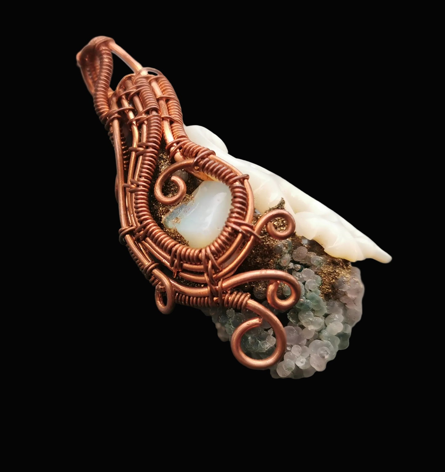 Ref.WW0149 - Grape agate yoni, opal, amethyst