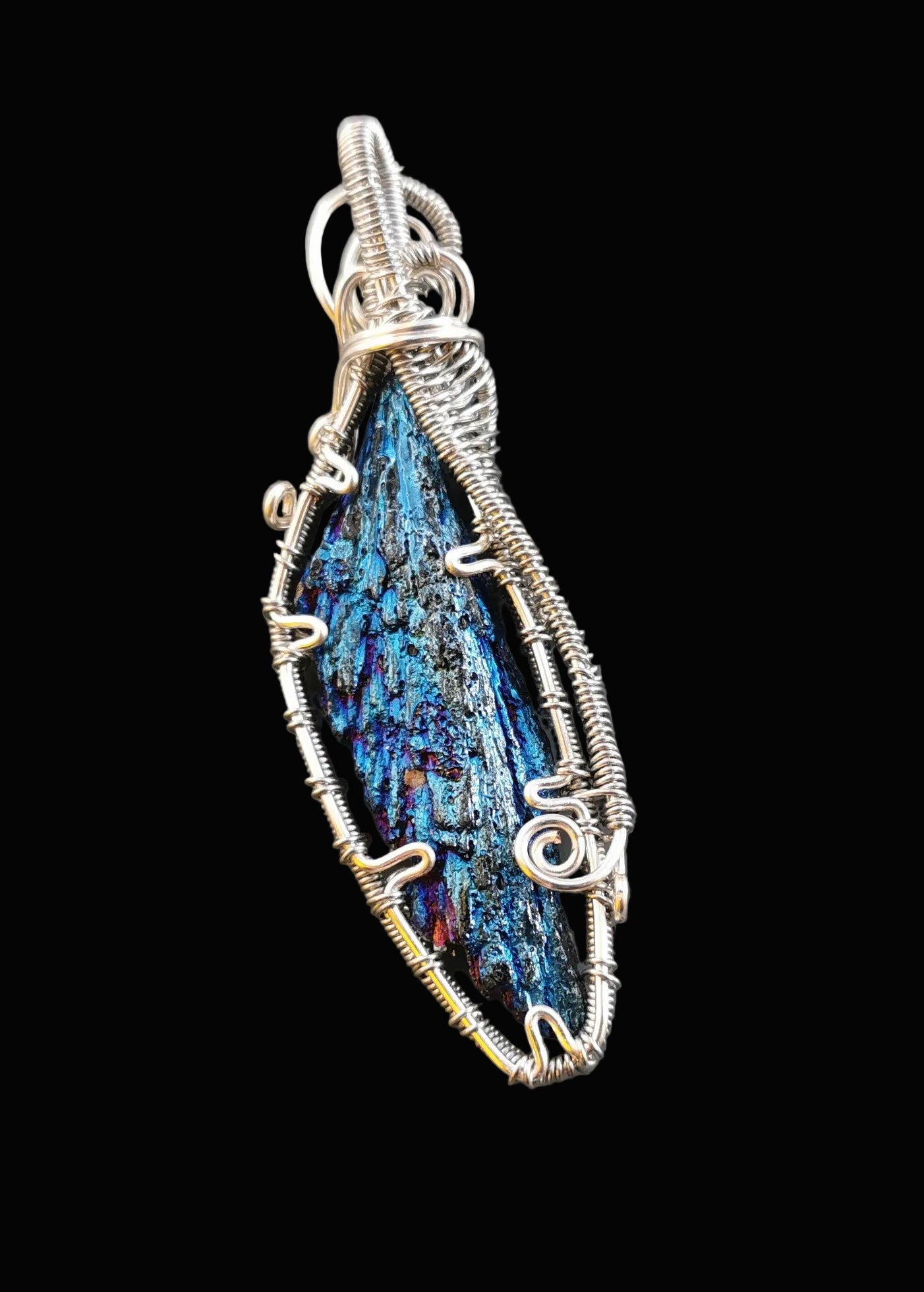 Ref.WW0175 - Black kyanite w/ titanium plating