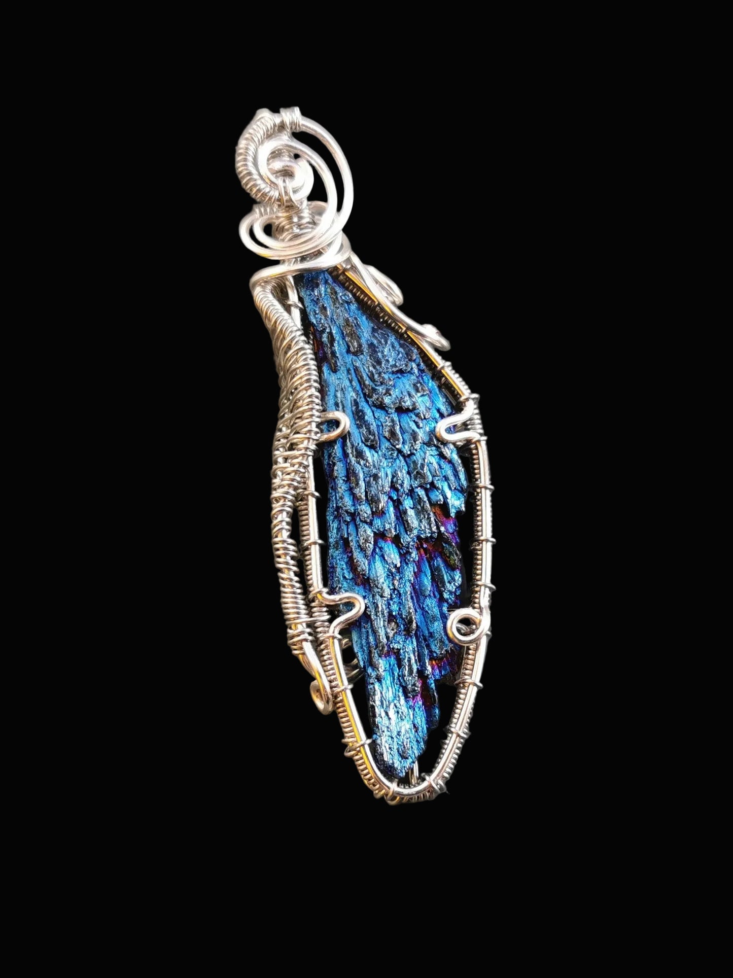 Ref.WW0175 - Black kyanite w/ titanium plating